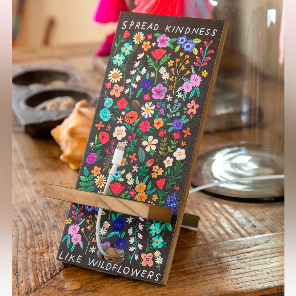 NWT Spread Kindness Like Wildflowers Phone Stand